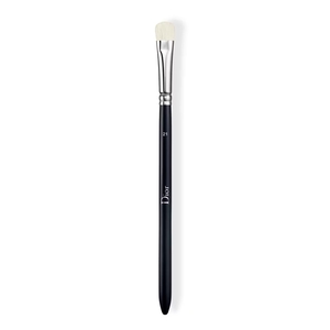 Product Dior Backstage Eyeshadow Shader Brush N°21 base image