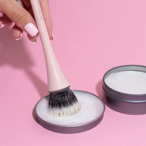 Product 360 Ultimate Sheer Foundation Makeup Brush base image