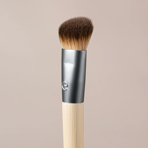 Product Precision Concealer Brush base image