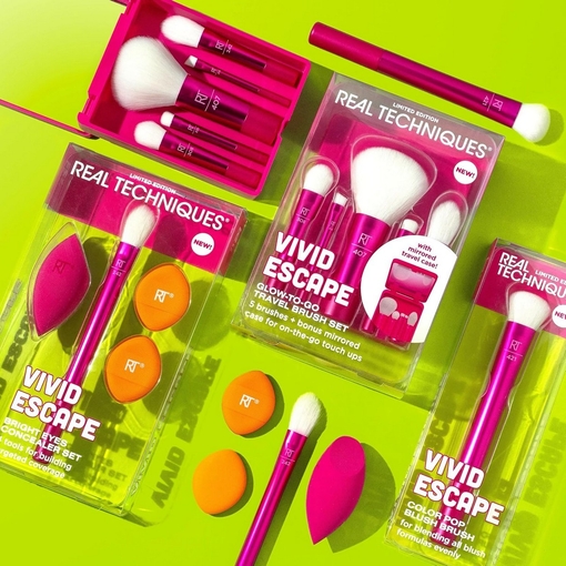 Product Vivid Escape Glow-To-Go Travel Brush Set base image