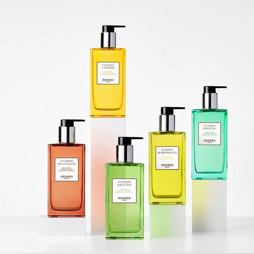Product Un Jardin À Cythère Hair & Body Shower Gel - Refillable 200ml base image