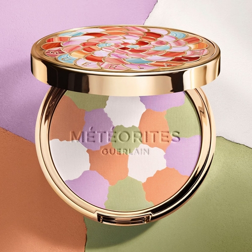Product Météorites Compact Mattifying & Setting Pressed Powder 8.5g base image