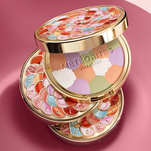Product Météorites Compact Mattifying & Setting Pressed Powder 8.5g base image
