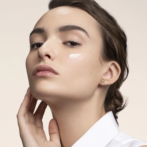 Product Dior Prestige La Crème Intensive Repairing Creme Texture Essentielle 15ml base image