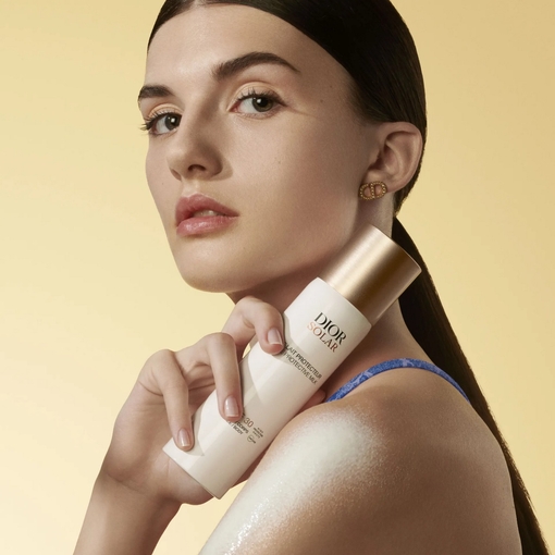 Product Dior Solar The Protective Milk - Sunscreen For Face and Body - SPF30 125ml base image