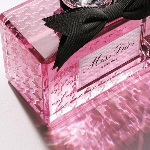 Product Miss Dior Essence De Parfum 50ml base image