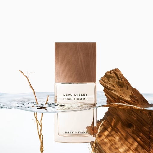 Product L'Eau D'Issey Pour Homme Vétiver Eau De Toilette Intense 50ml base image