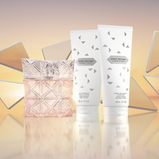 Product Lumière D'Issey Moisturising Body Lotion 200ml base image