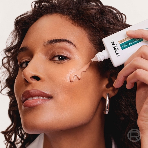 Product Bright Reveal Daily Fluid Tinted Glow Moisturizer SPF50 Bronze 50ml base image