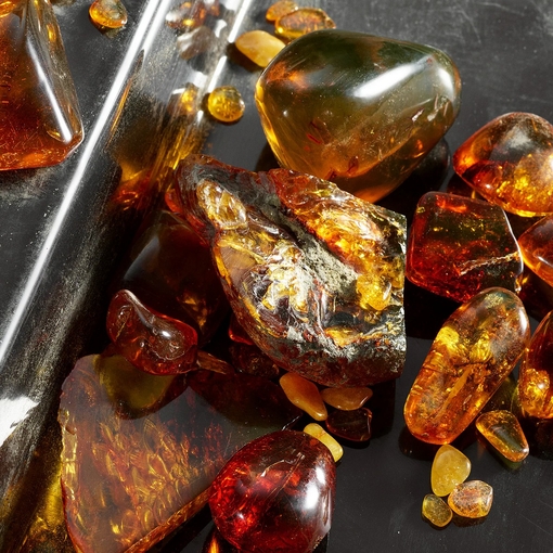 Product Q by Dolce & Gabbana Eau De Parfum Intense 100ml base image